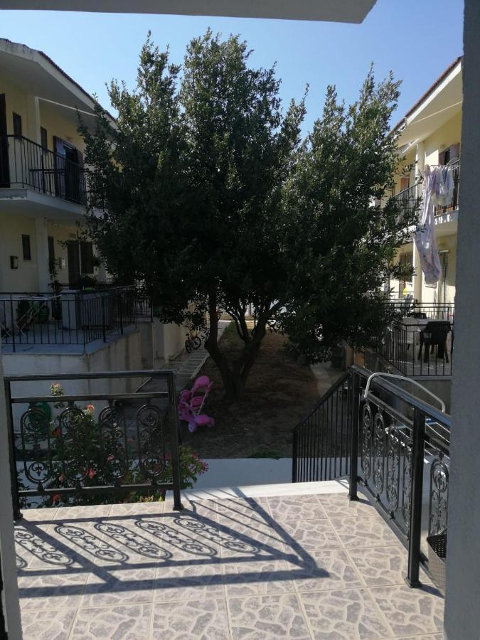 Alexander Apartments Nea Koutali Exterior foto